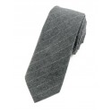 Cravate grise à fines rayures