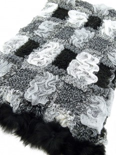 Écharpe tricotée noire