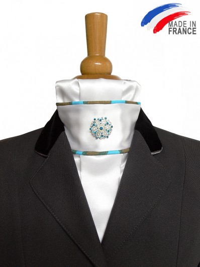 Cravate de dressage perlée
