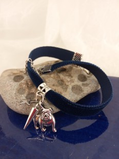 Bracelet velours avec pendentif chien